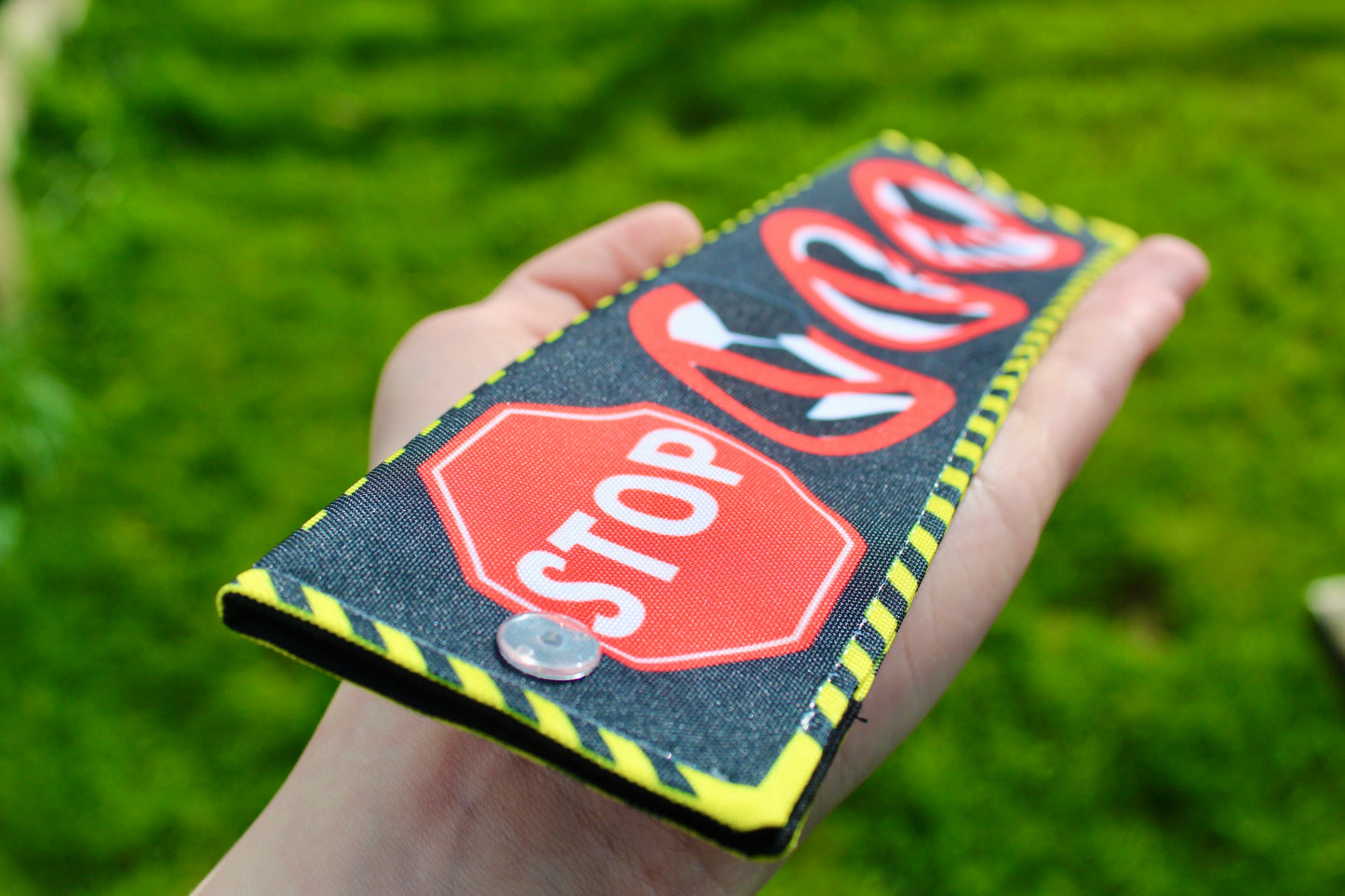 Warning | stop symbol dog lead slip | lead cover | leash slip