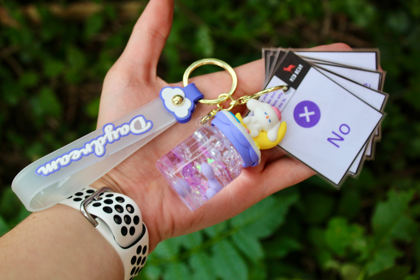 Animal/dinosaur/cat themed sensory liquid keychain and matching 32pcs non-verbal communication set