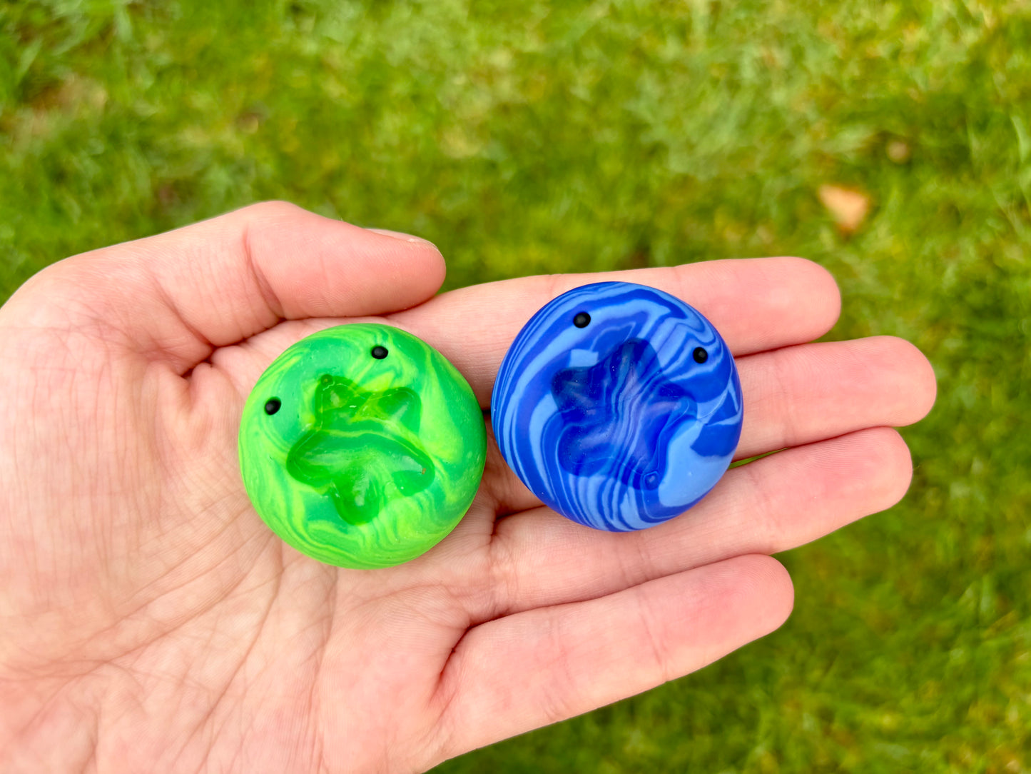 Thumbmi Star - multicolour tactile glitter worry stone / thumb fidget / comfort stone