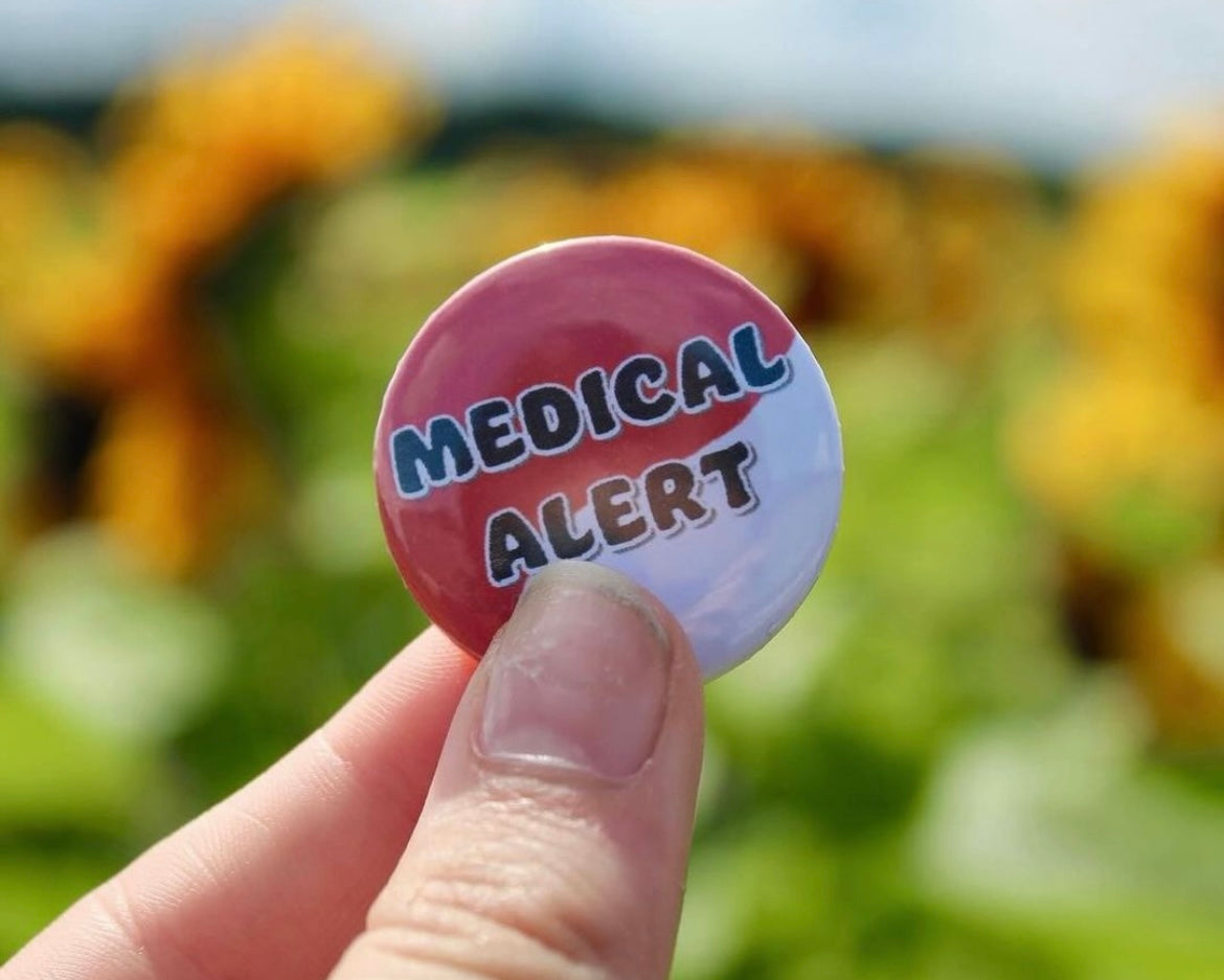 Epi-Pen/Inhaler/Medical alert/Emergency medication/Medical supplies 32mm button pin badges