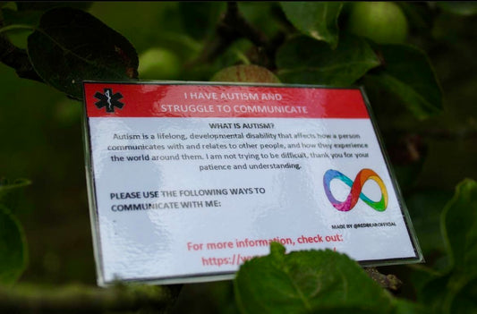 I have autism and struggle to communicate alert/communication card (non-verbal)