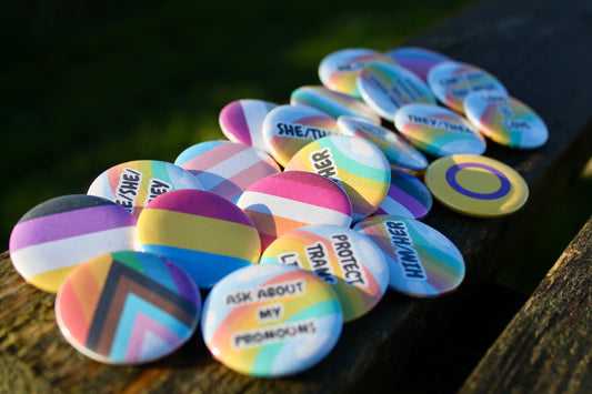 Pride flag | Pronoun | LGBTQIA+ 32mm button pin badges