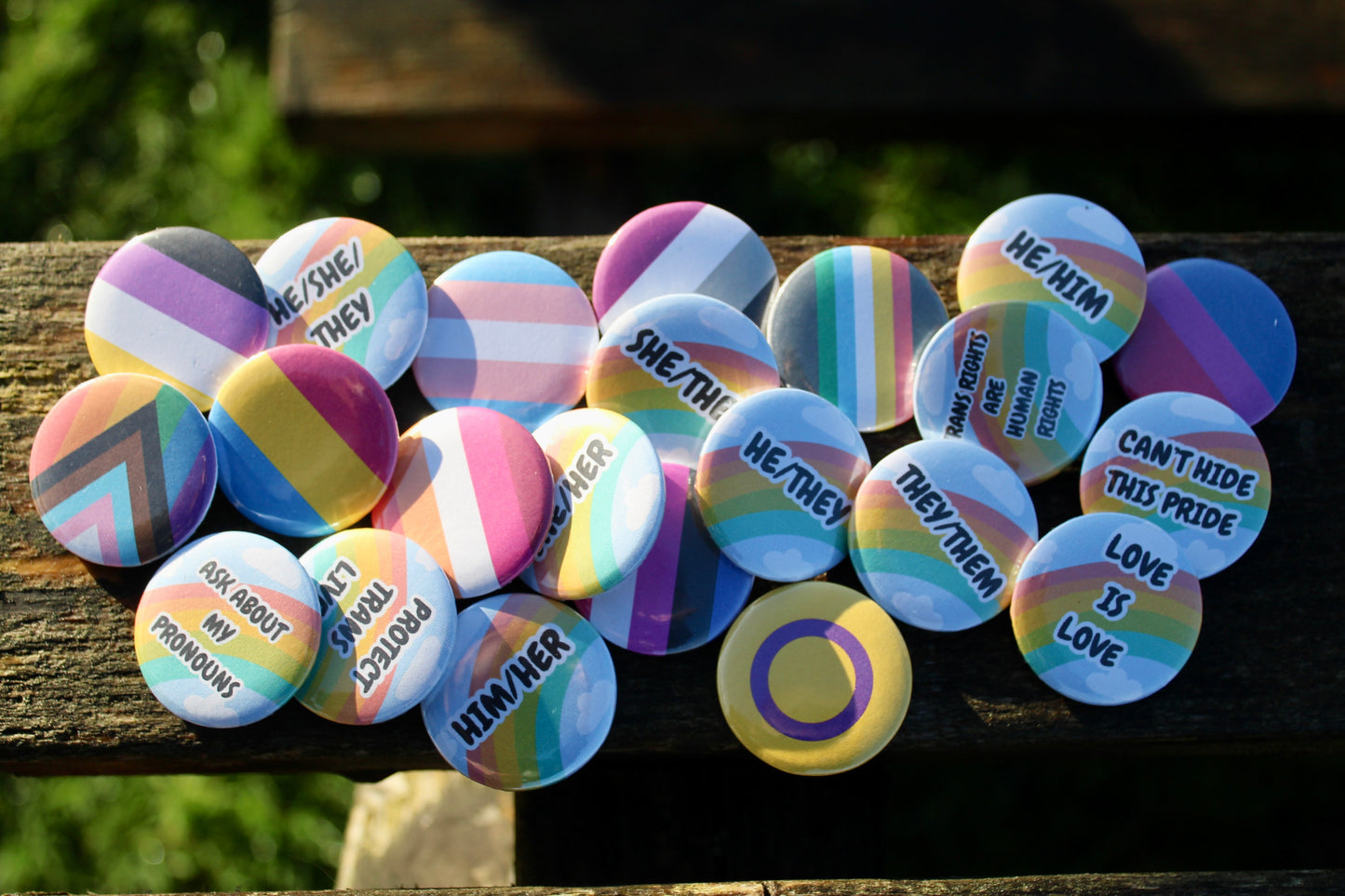 Pride flag | Pronoun | LGBTQIA+ 32mm button pin badges