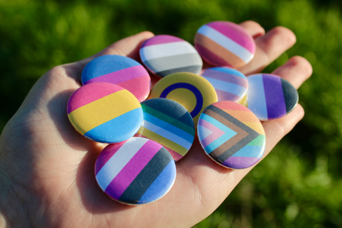 Pride flag | Pronoun | LGBTQIA+ 32mm button pin badges