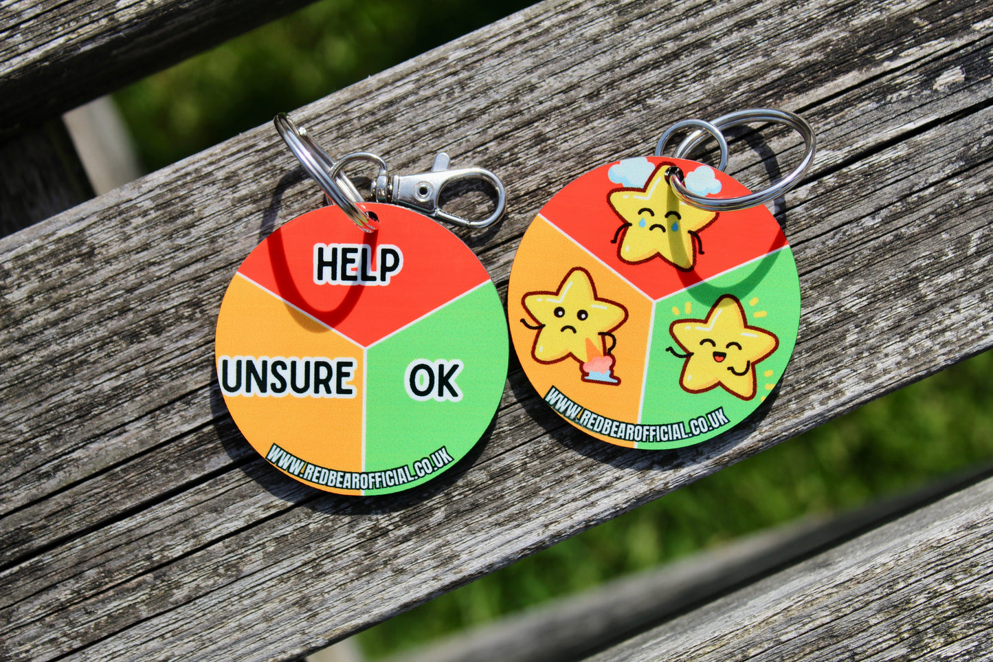 Traffic light non-verbal communication keychain